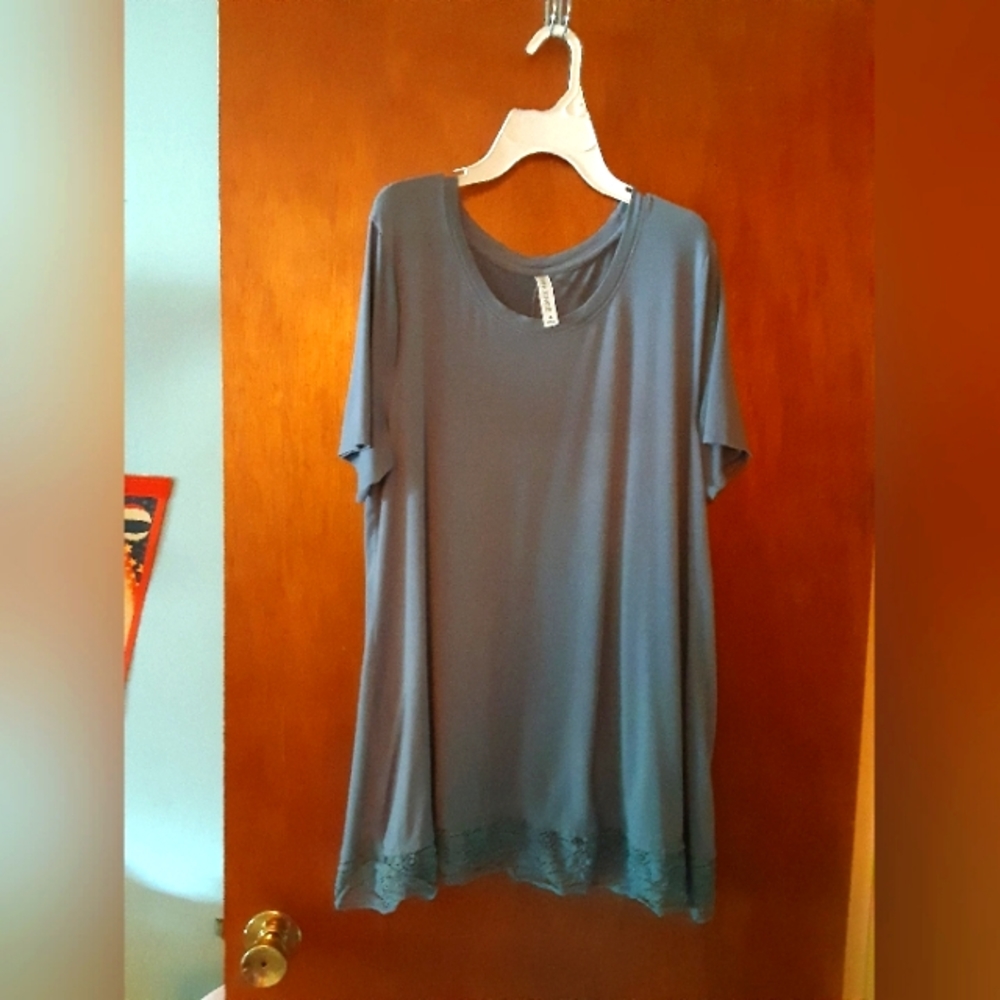 Womens 1x Tunic top Denim Blue color with lace trim on bottom
